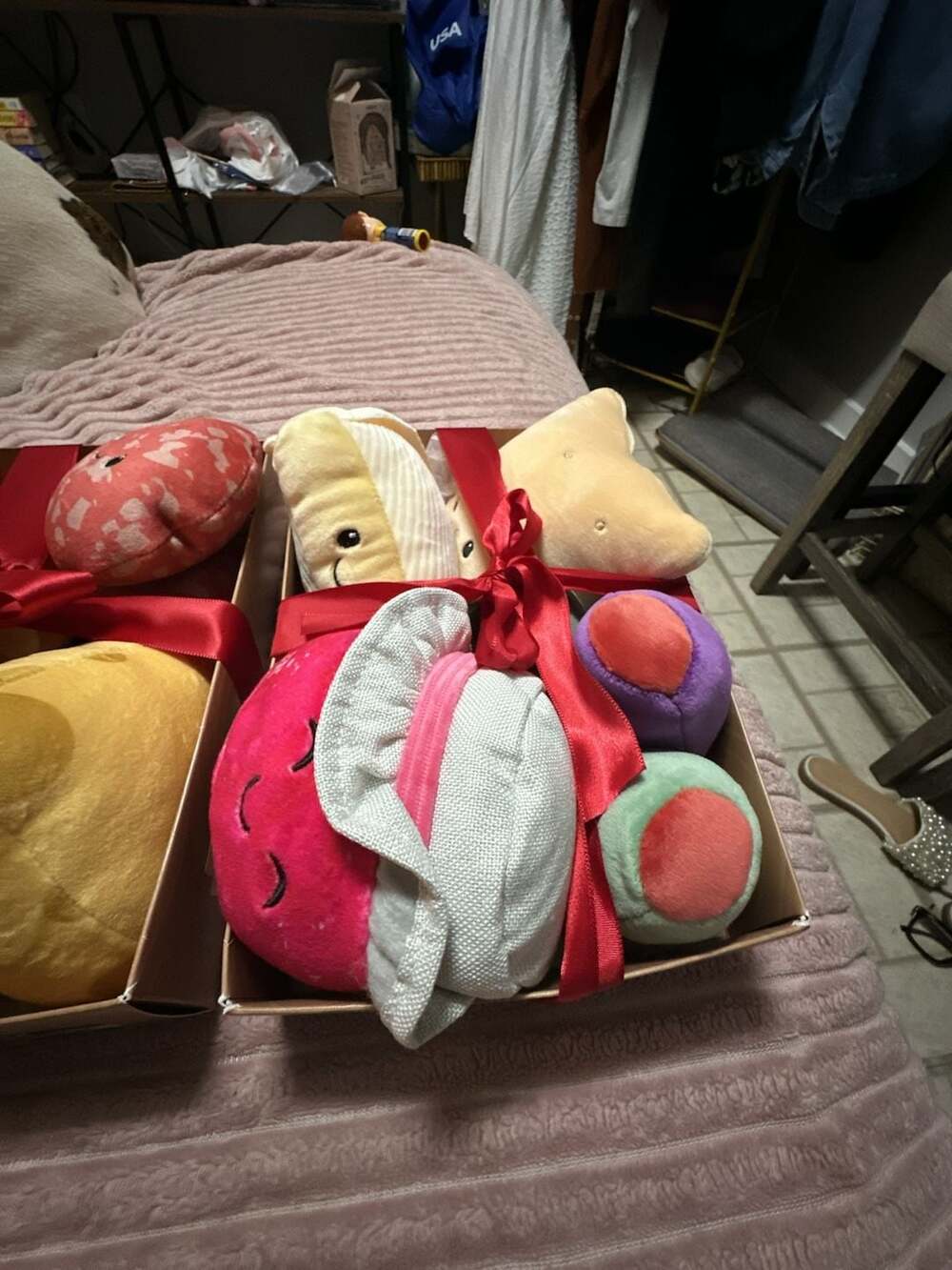 2 Gigglescape Board Food Plush Toy Box Set - Picture 3 of 4